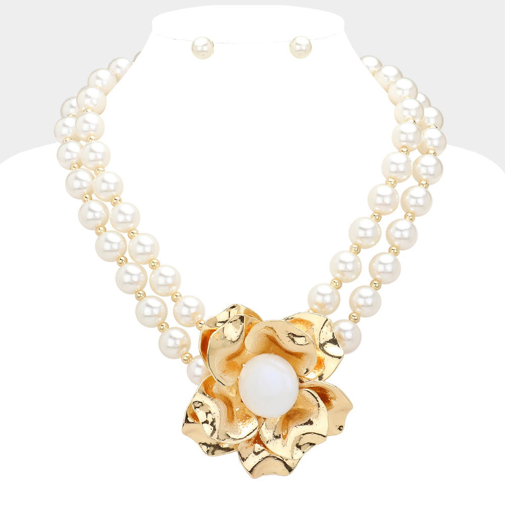 PEARL FLOWER PENDANT STATEMENT NECKLACE