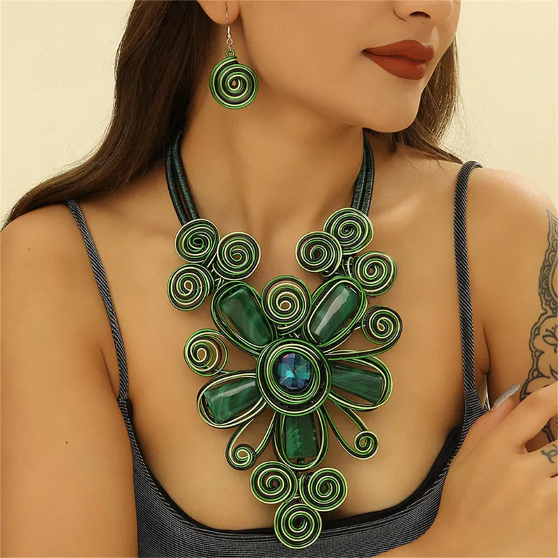 GREEN RETRO BOHEMIAN FLOWER NECKLACE