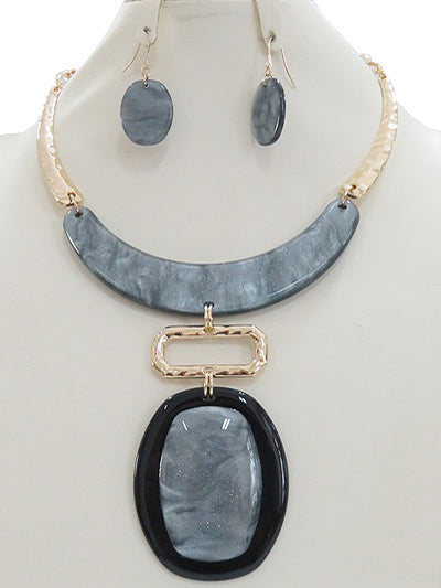 GRAY GOLD & BLACK PENDANT BIB NECKLACE