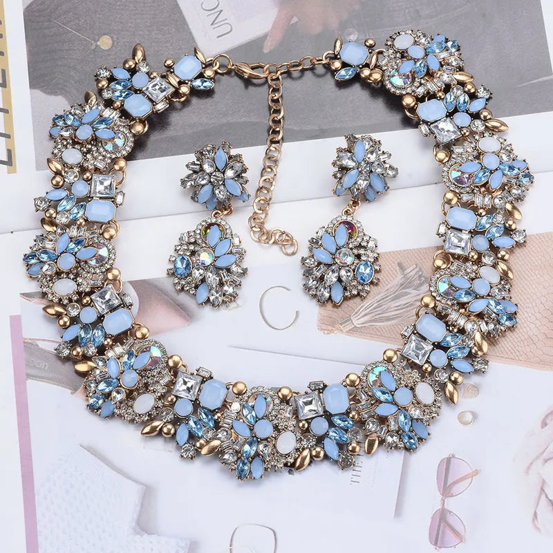 POWDER BLUE ELEGANT EXAGGERATED LUXURIOUS NECKLACE