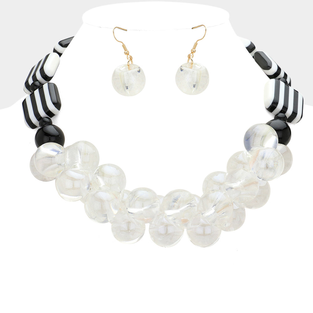 BLACK, WHITE CHUNKY CLEAR BALL PEBBLE NECKLACE
