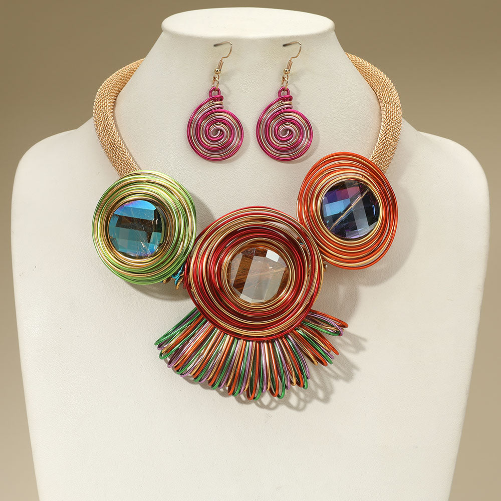 MULTI-COLORED FACETED ROUND COLORFUL METAI COIL NECKLACE
