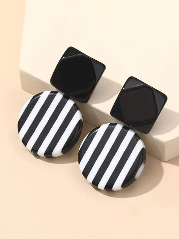 GEOMETRIC RESIN BEAD STATEMENT NECKLACE and RESIN GEOMETRIC EARRINGS