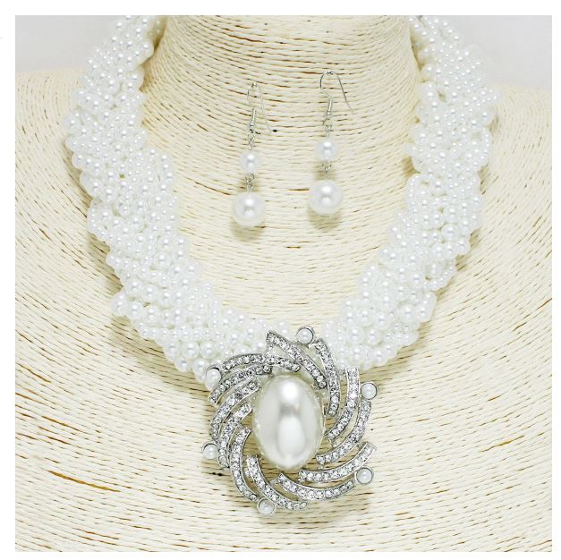 SILVER WHITE RHINESTONE with PEARL CLUSTER NECKLACE