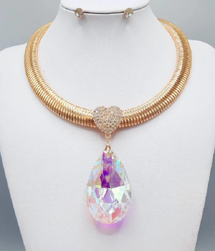 GOLD NECKLACE WITH AB TEARDROP PENDANT