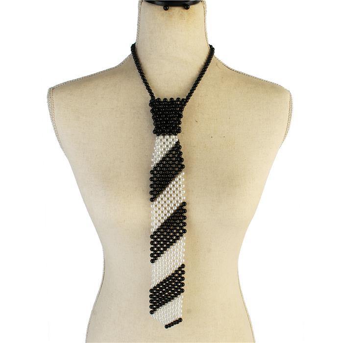 BLACK AND WHITE Pearl Tie Necklace with Matching Stud Earrings