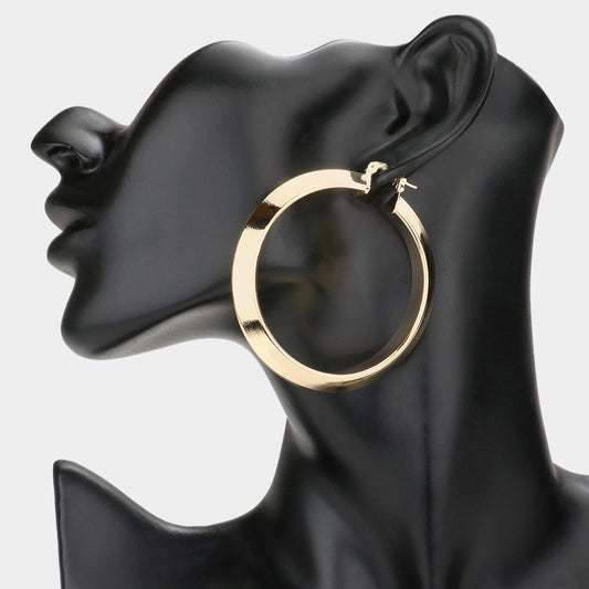 GOLD METAL HOOP PIN CATCH EARRINGS