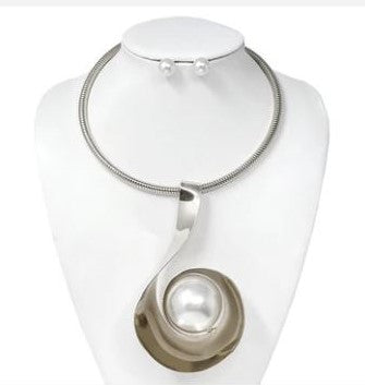 SILVER CHOKER CREAM PEARL NECKLACE SET
