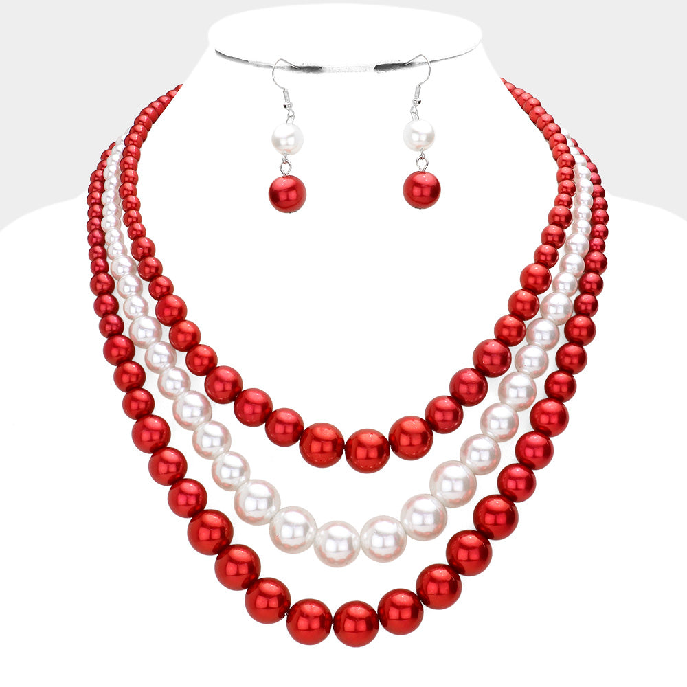 TRIPLE LAYERED PEARL NECKLACE