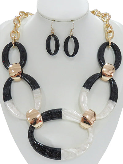 BLACK & WHITE LINK NECKLACE SET