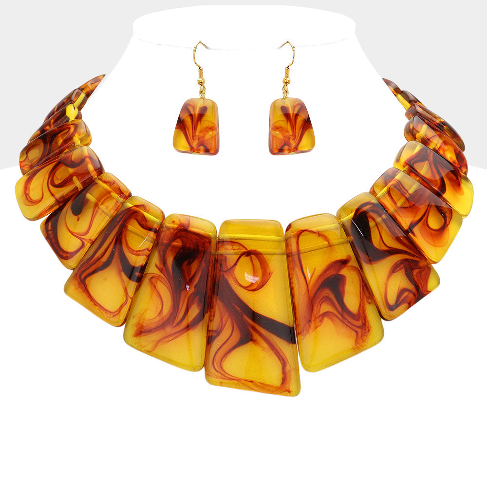 BROWN GOLD BOLD ABSTRACT RESIN BIB NECKLACE