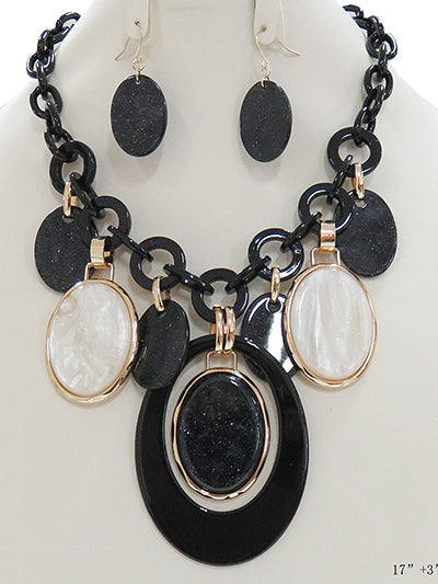 BLACK, WHITE CHAIN STATEMENT NECKLACE