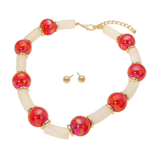 RED CHUNKY BEADED NECKLACE