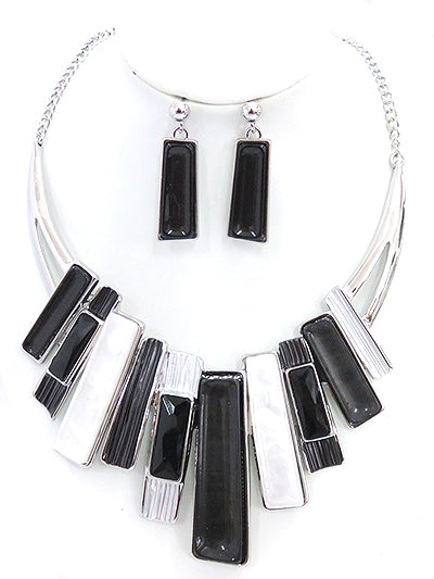 BLACK MULTI TONE PIANO BAR NECKLACE SET