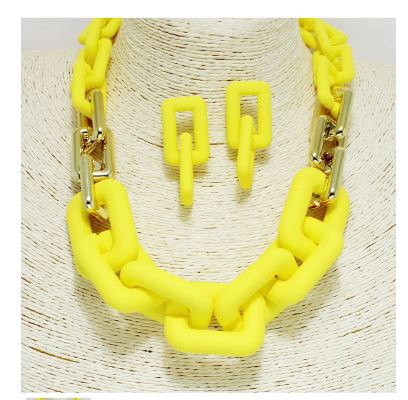 GOLD YELLOW RUBBER COATED LINKED NECKLACE