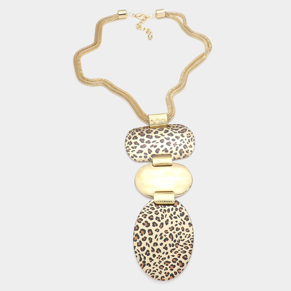 LEOPARD PATTERN ACCENTED LINK NECKLACE