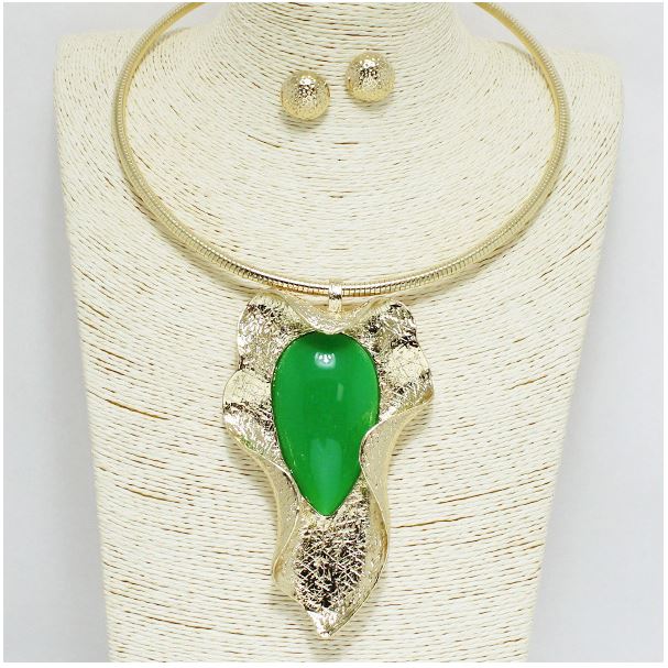 GOLD/GREEN, CHUNKY TEARDROP ACCENT CHOKER NECKLACE