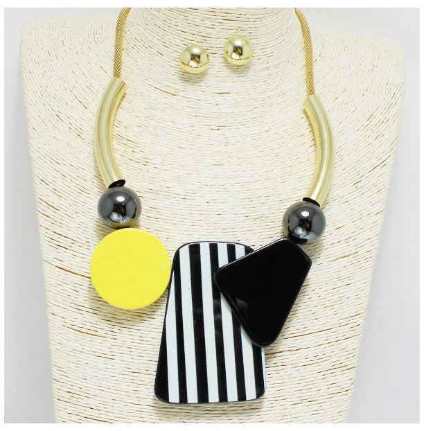 GOLD/YELLOW. PIANO STRIPE GEOMETRIC NECKLACE