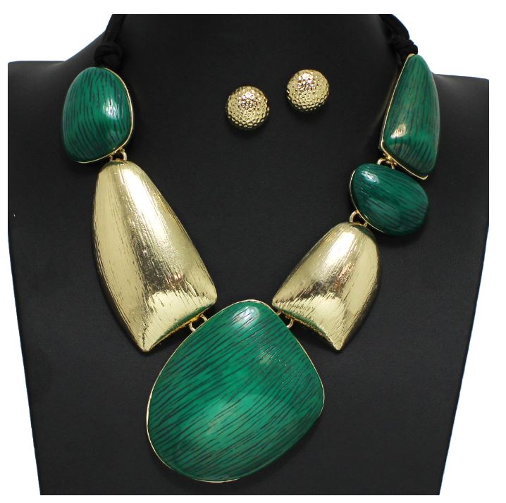 GOLD GREEN GEOMETRIC BOLD STATEMENT NECKLACE