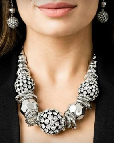 OVERSIZED RHINESTONE NECKLACE SET