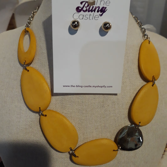 YELLOW WOOD & GOLD